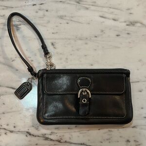 Coach leather wristlet- black - EUC